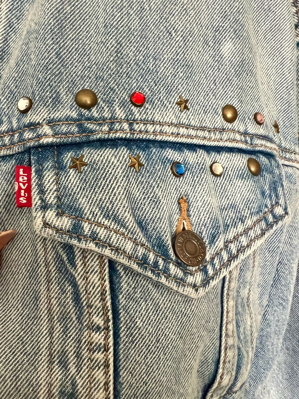 Custom Studded Rhinestone Levi's Baggy Trucker Jacket XL Light Wash EUC- Unisex